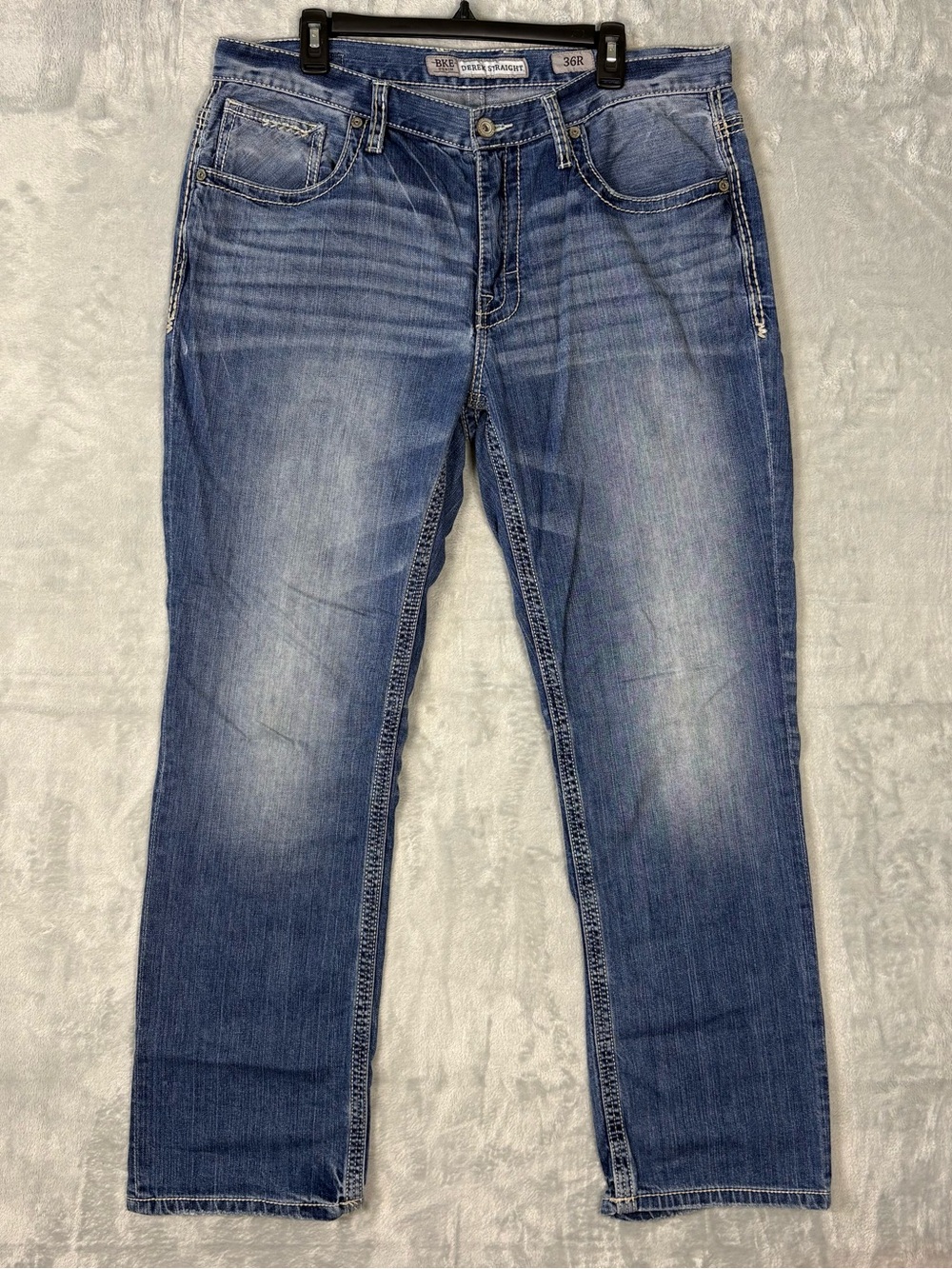 BKE Derek Straight Jeans Mens 36x31 Big Stitching Double Back Pocket Embellished